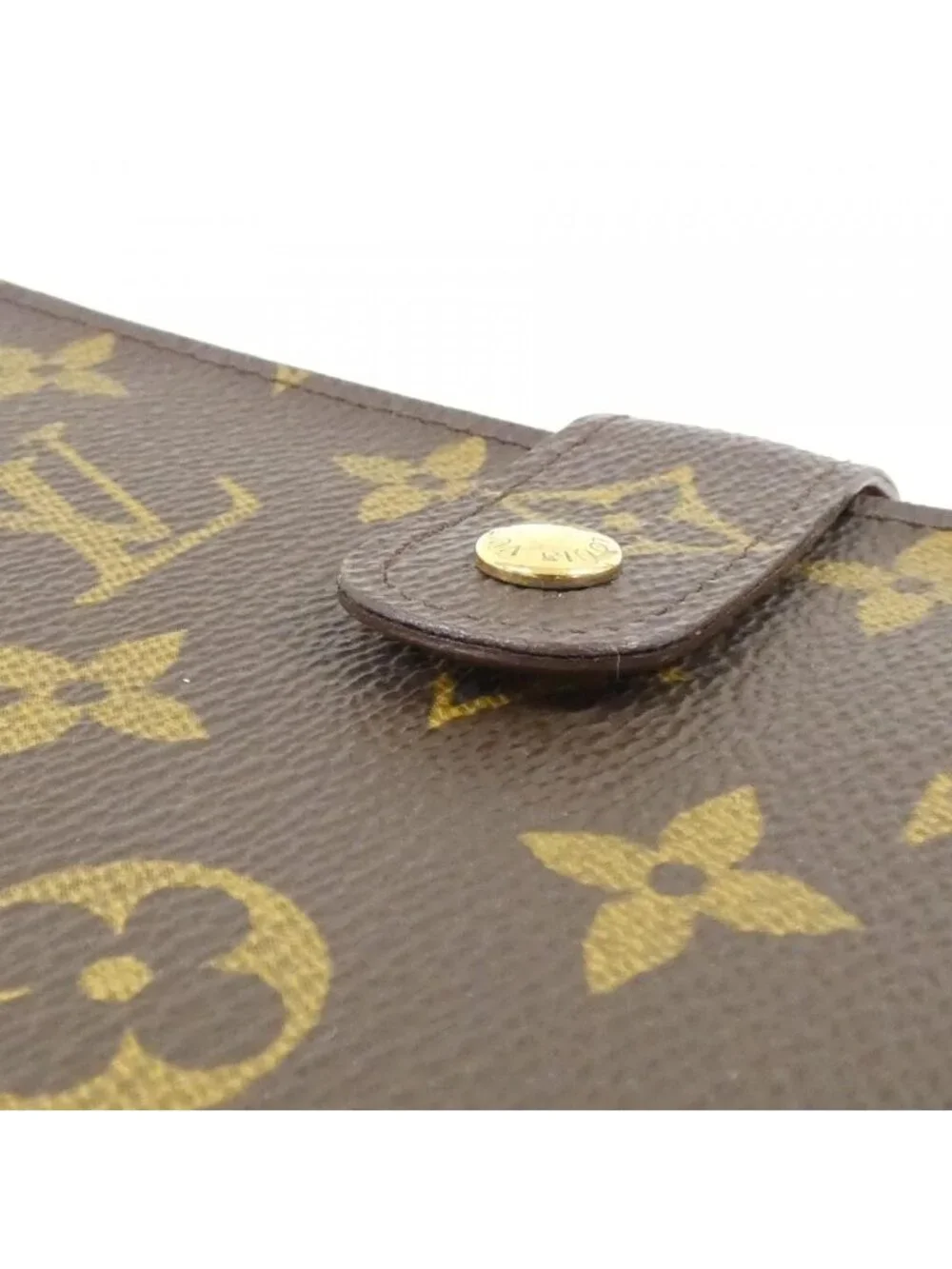 Louis Vuitton by our compact
